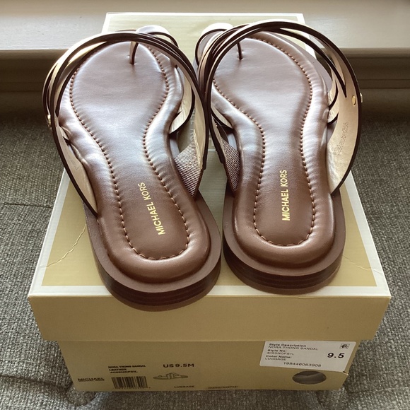 MICHAEL Michael Kors Nora Toe Ring Leather Sandals, size 9.5 - Picture 11 of 12